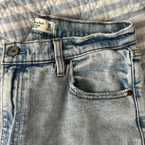 Abercrombie 90’s slim straight ultra high rise jeans